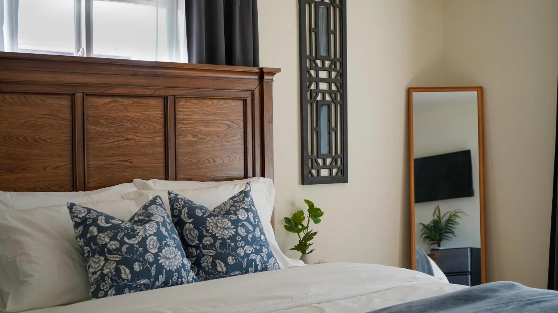Medlock Stays - Your Top Phoenix Home Stay! 0*,