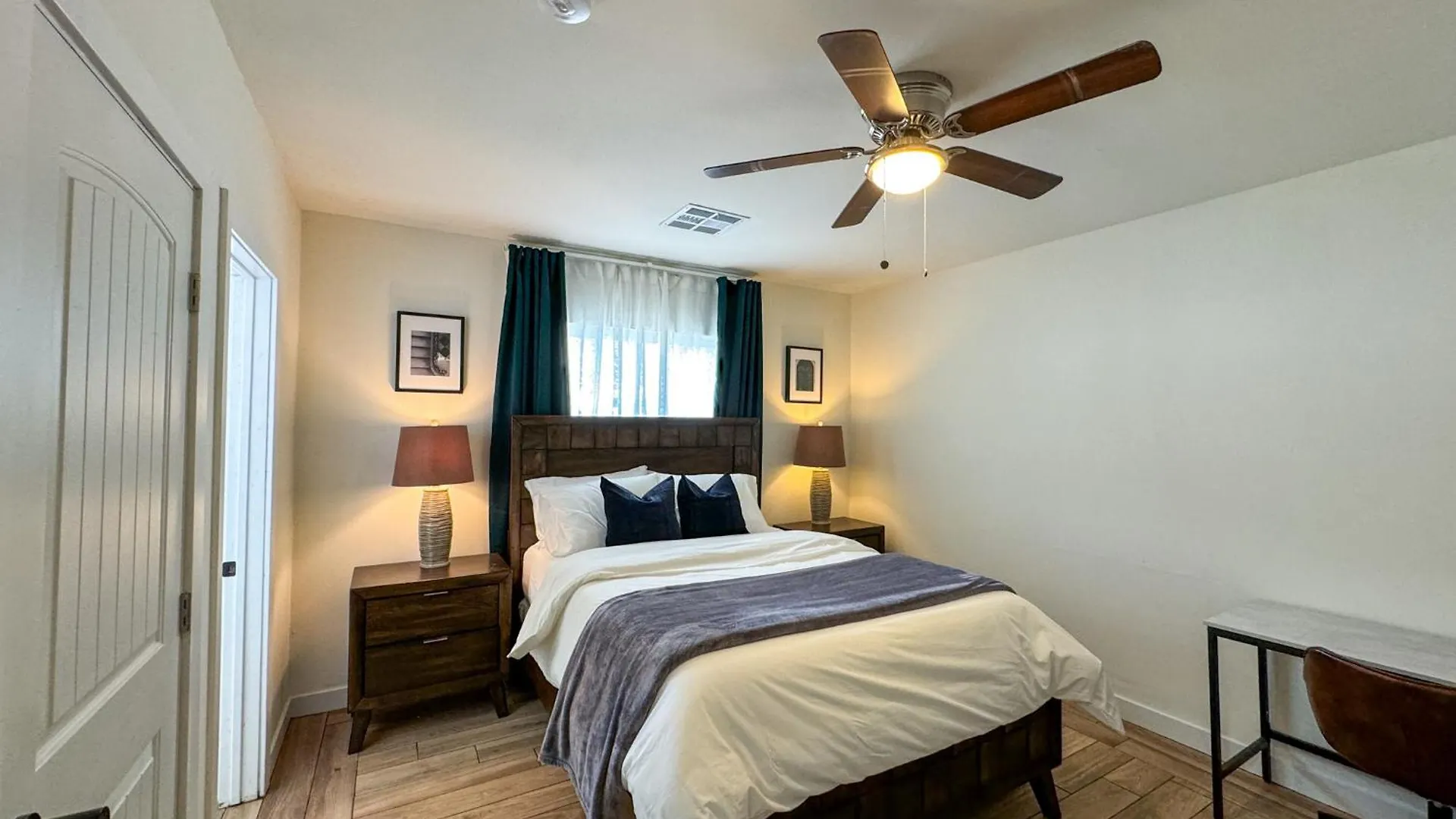Medlock Stays - Your Top Phoenix Home Stay! 0*,  美国