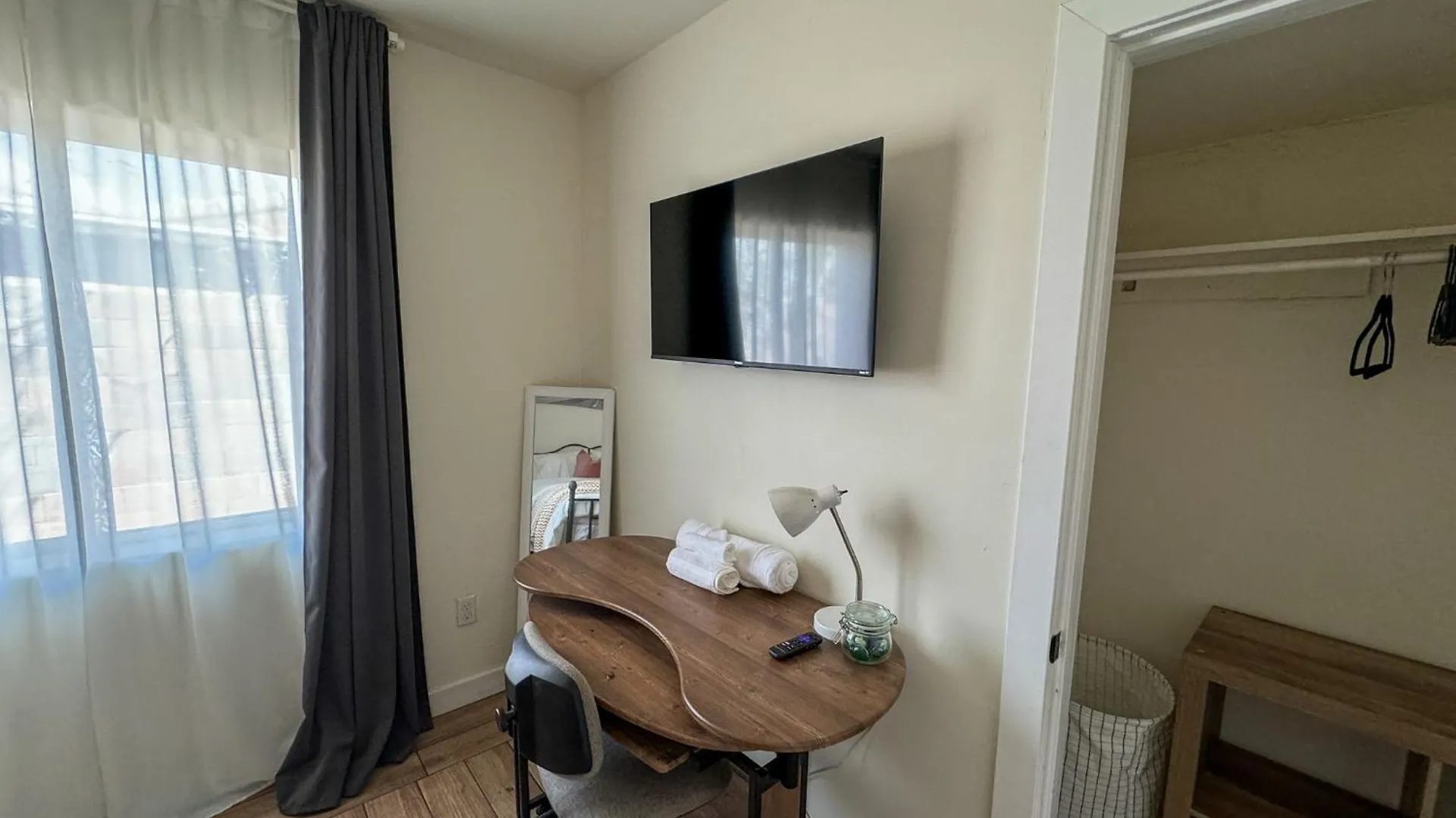 Medlock Stays - Your Top Phoenix Home Stay! 民宿