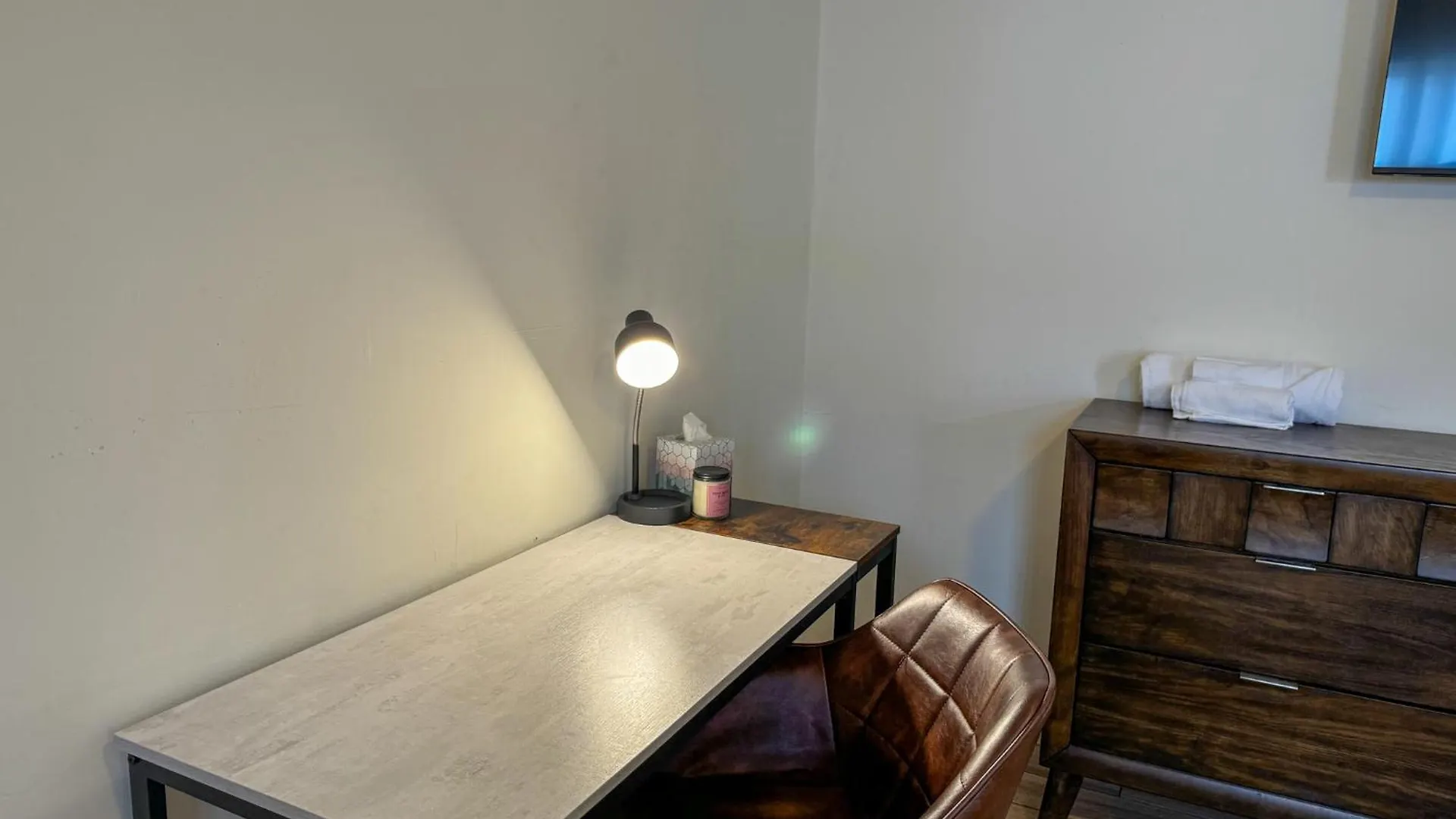Medlock Stays - Your Top Phoenix Home Stay! 0*,