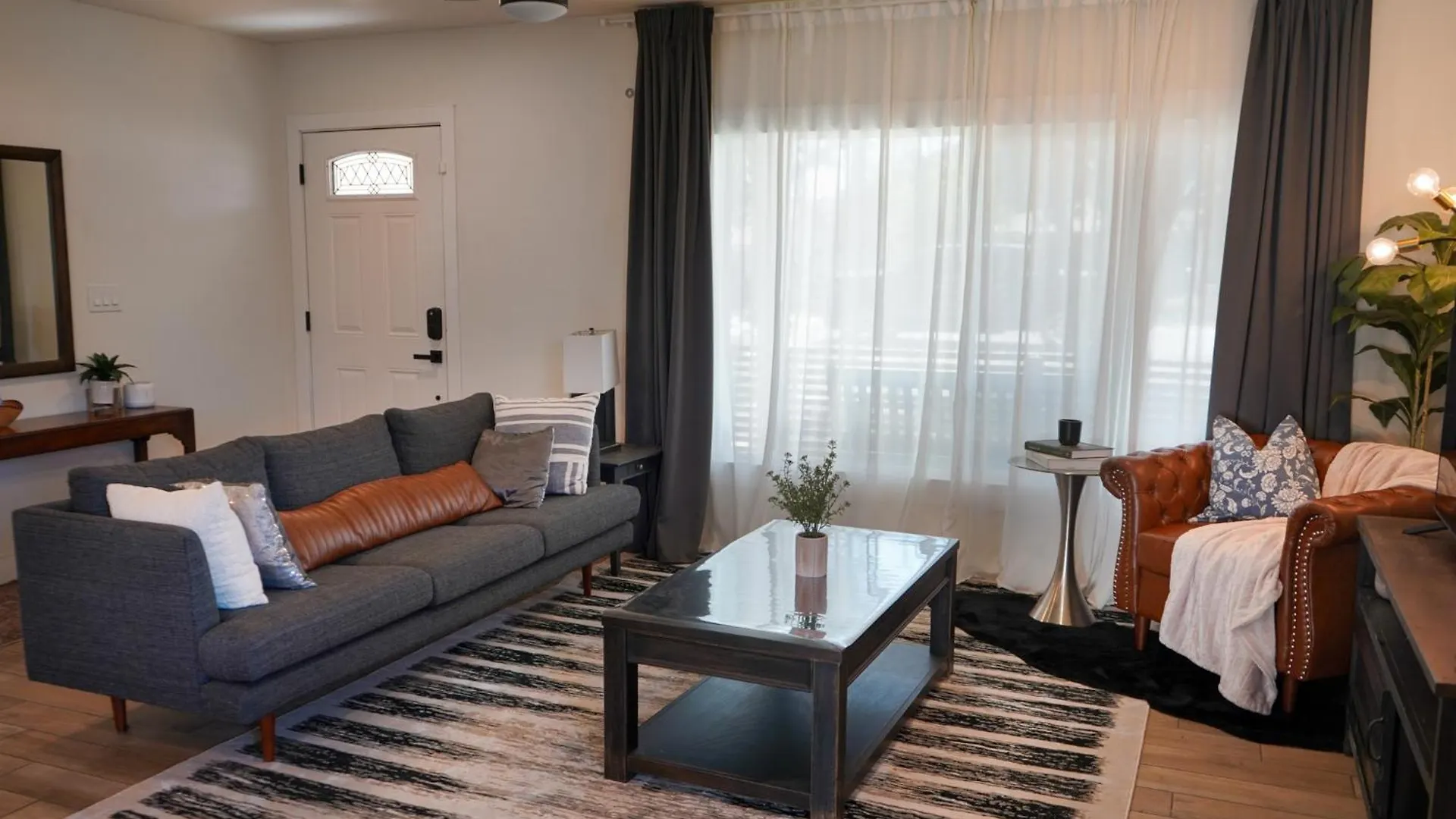 民宿 Medlock Stays - Your Top Phoenix Home Stay!