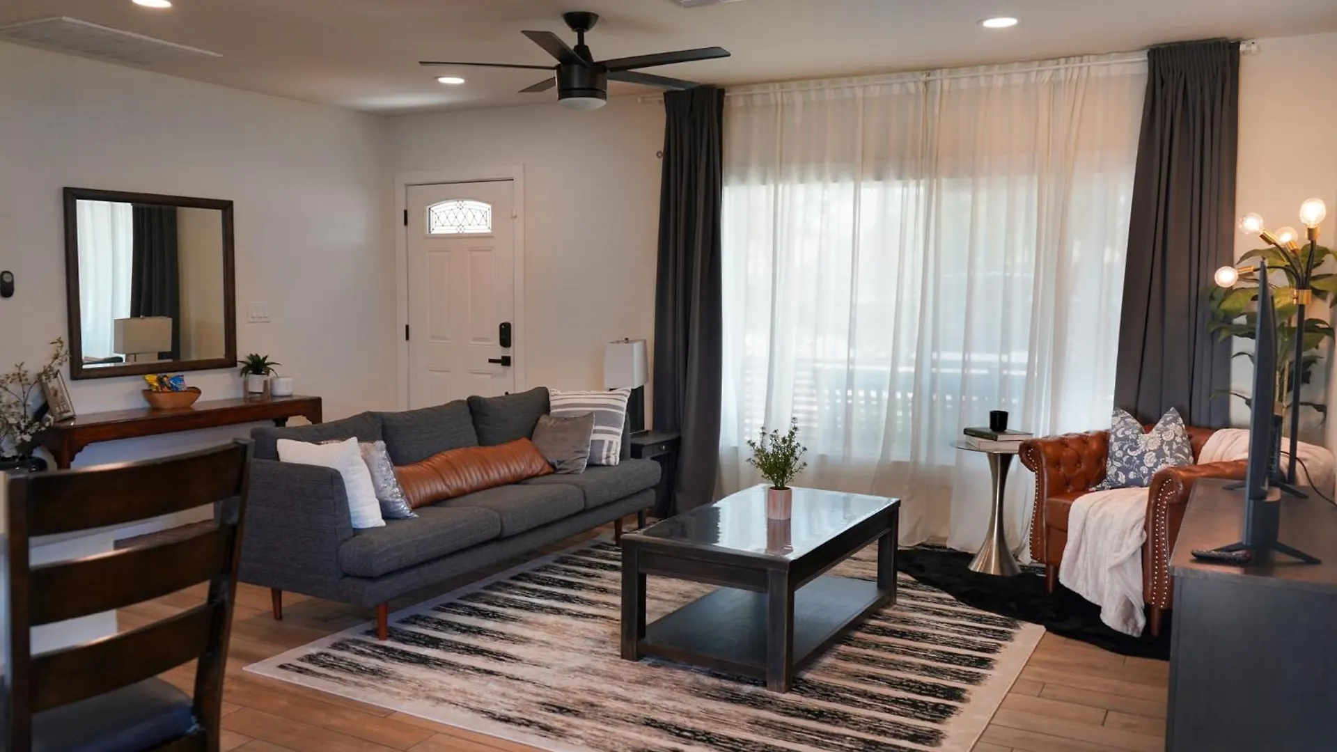 Medlock Stays - Your Top Phoenix Home Stay!