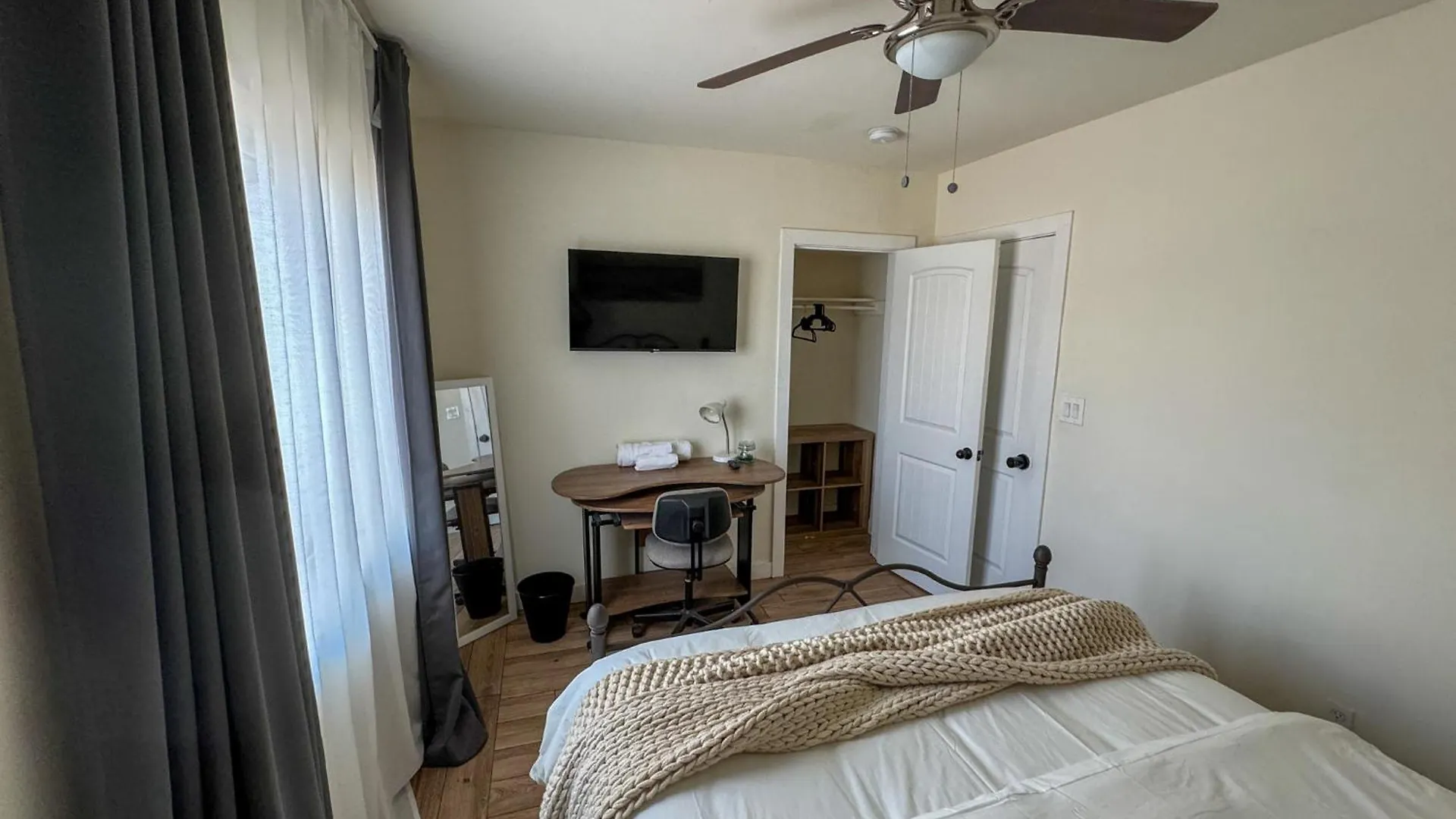 Medlock Stays - Your Top Phoenix Home Stay!