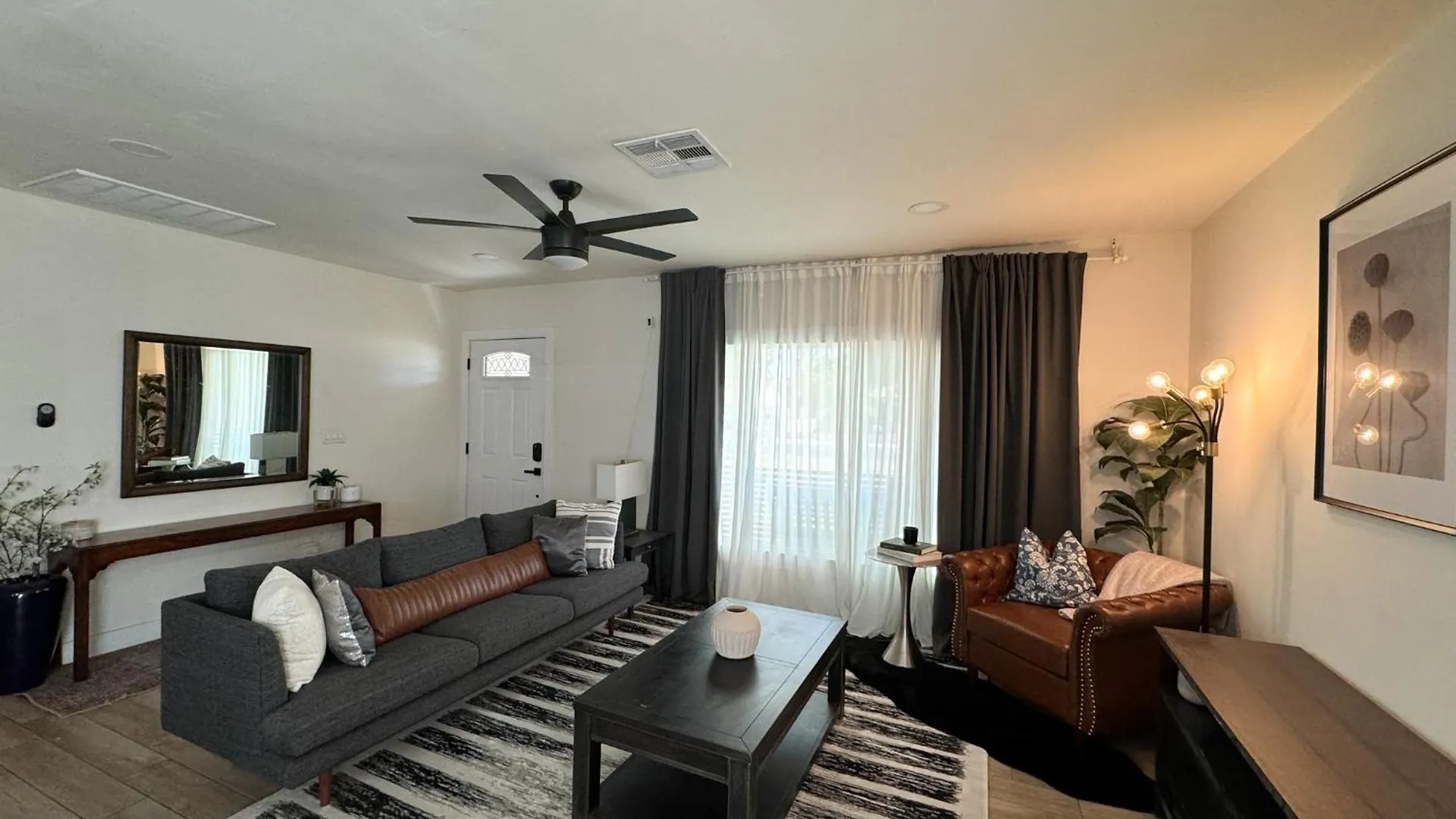Medlock Stays - Your Top Phoenix Home Stay! 0*,  美国